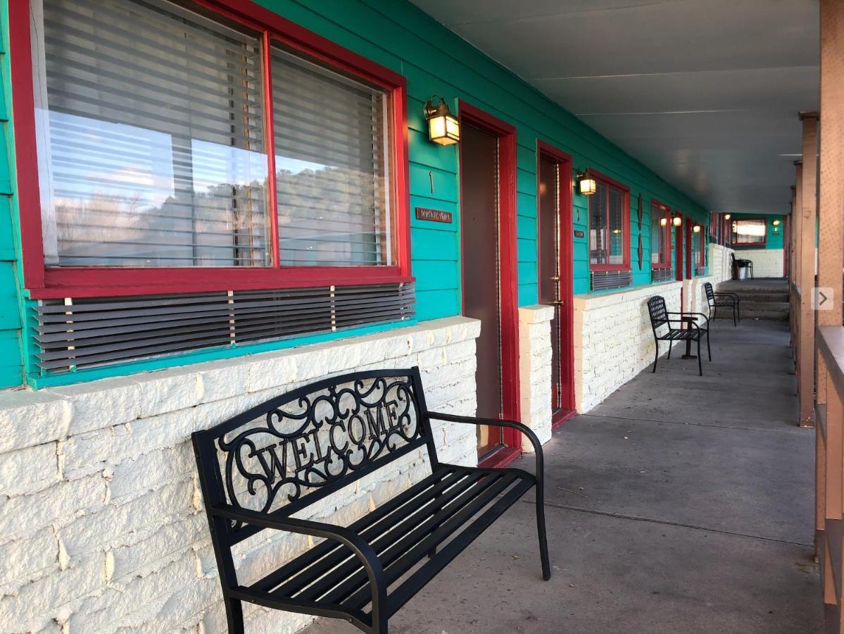 Raton Pass Motor Inn Exterior foto