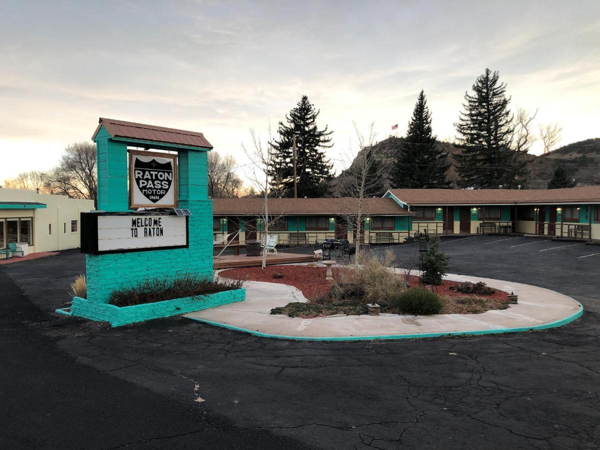 Raton Pass Motor Inn Exterior foto