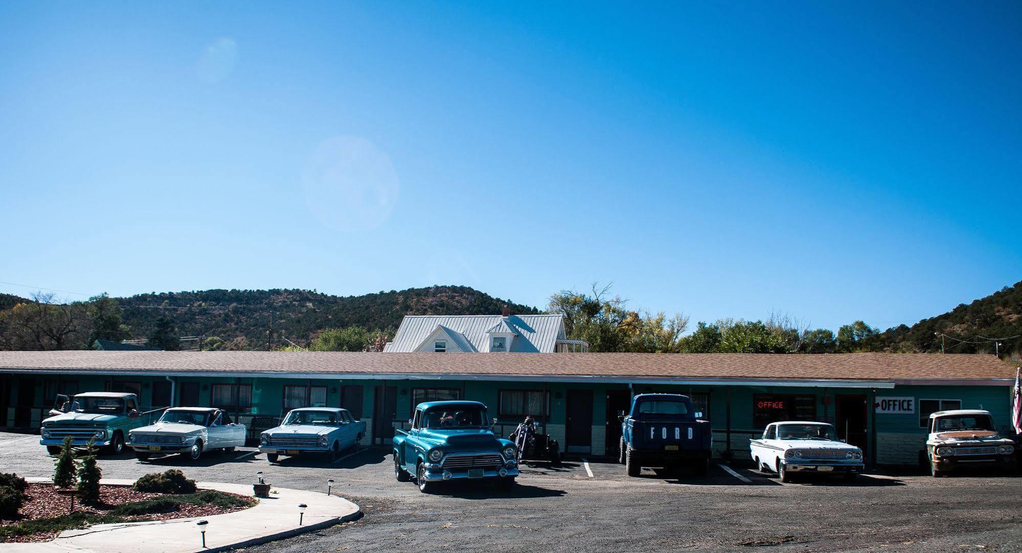 Raton Pass Motor Inn Exterior foto