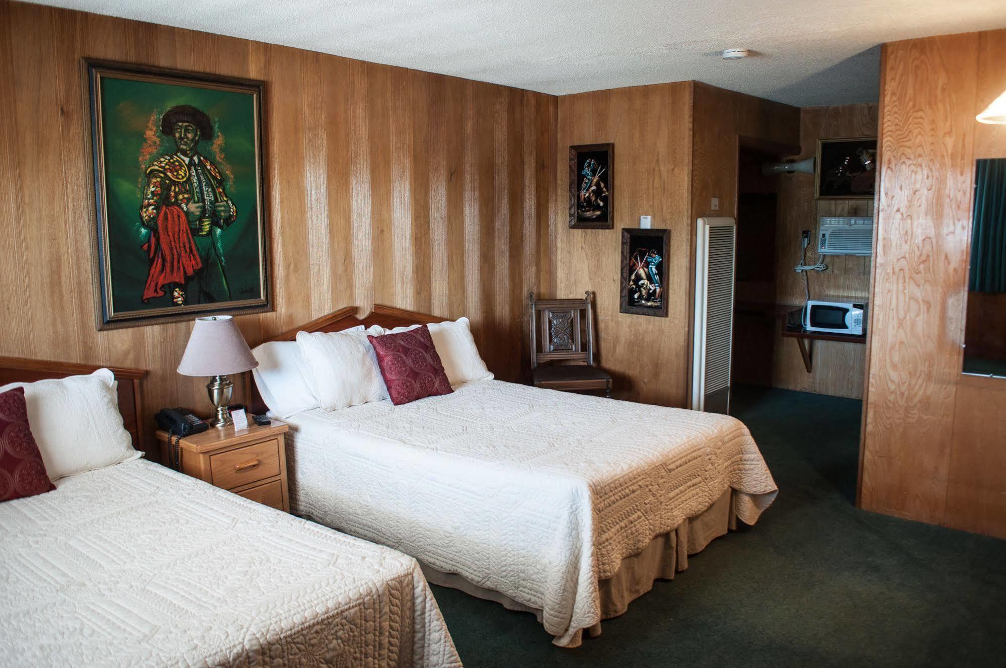 Raton Pass Motor Inn Exterior foto